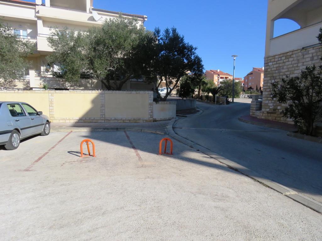 Apartments Party Novalja Luaran gambar