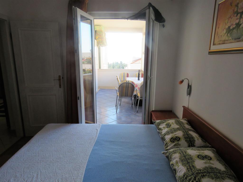 Apartments Party Novalja Luaran gambar