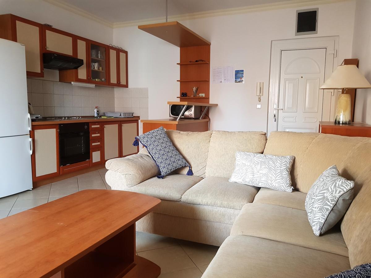 Apartments Party Novalja Luaran gambar