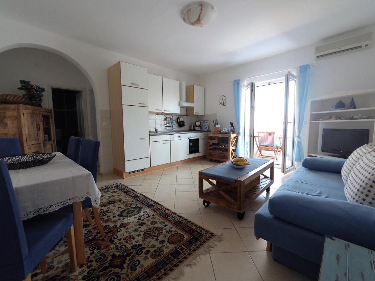 Apartments Party Novalja Luaran gambar