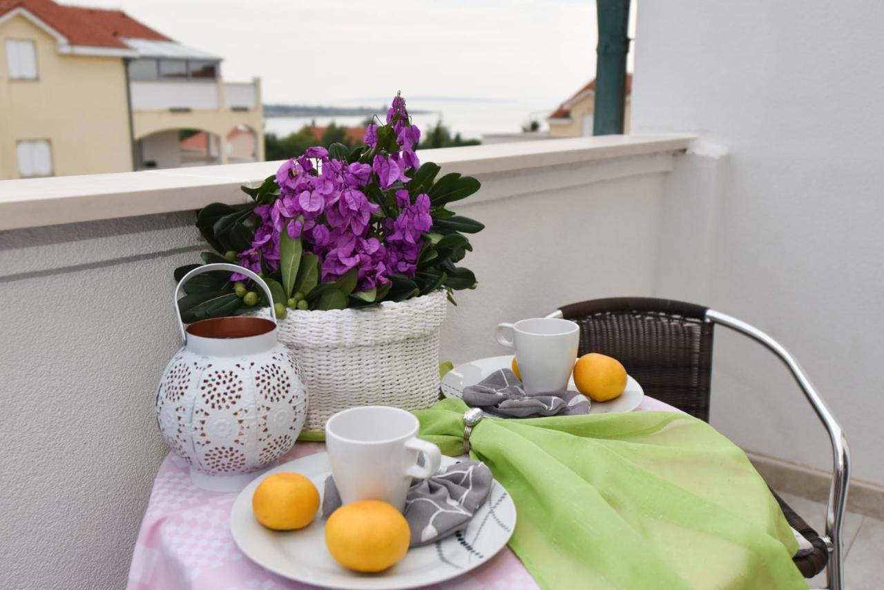 Apartments Party Novalja Luaran gambar